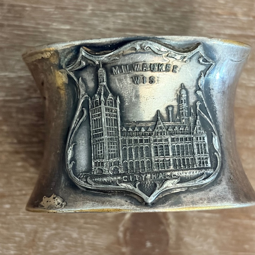 Antique Milwaukee City Hall Wisconsin Souvenir Napkin Ring Silver Engraves